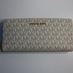 Michael Kors Jet Set Travel Large Continental Wallet